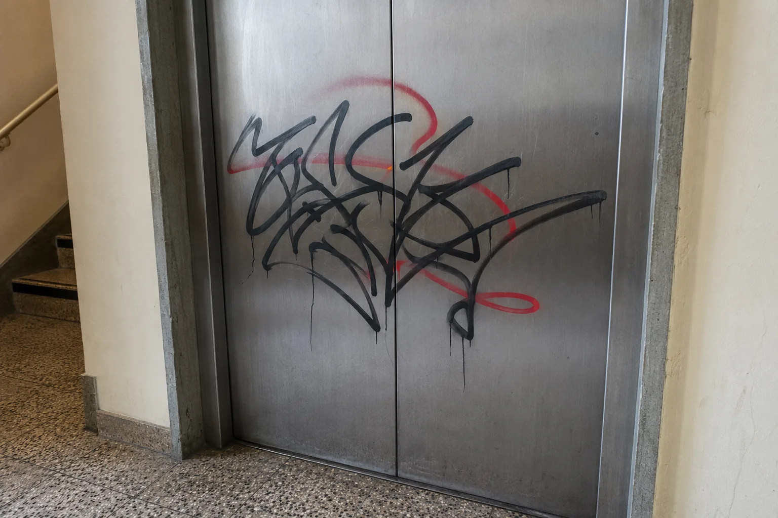 Charlottenburg vor Graffitientfernung