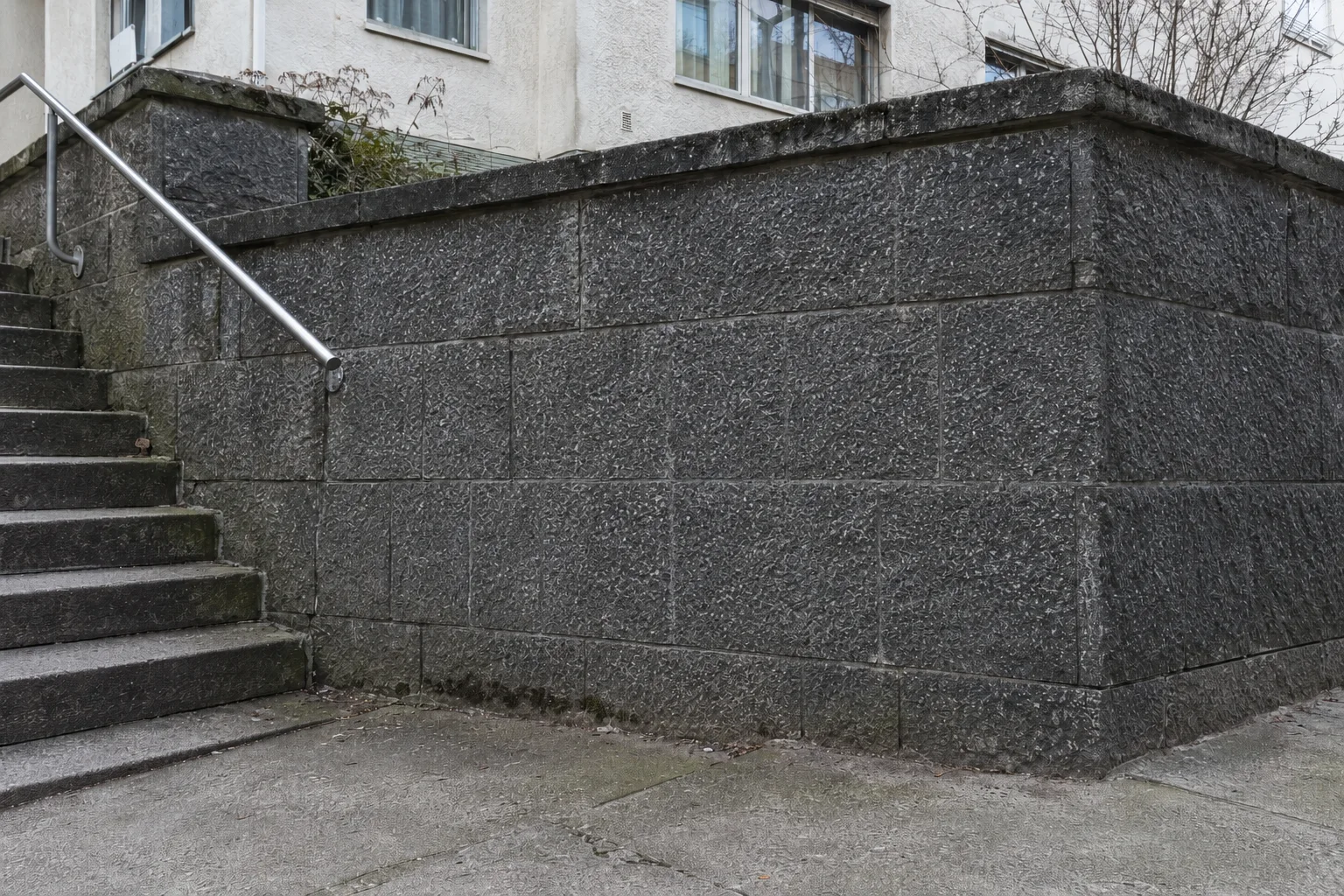 Tempelhof nach Graffitientfernung