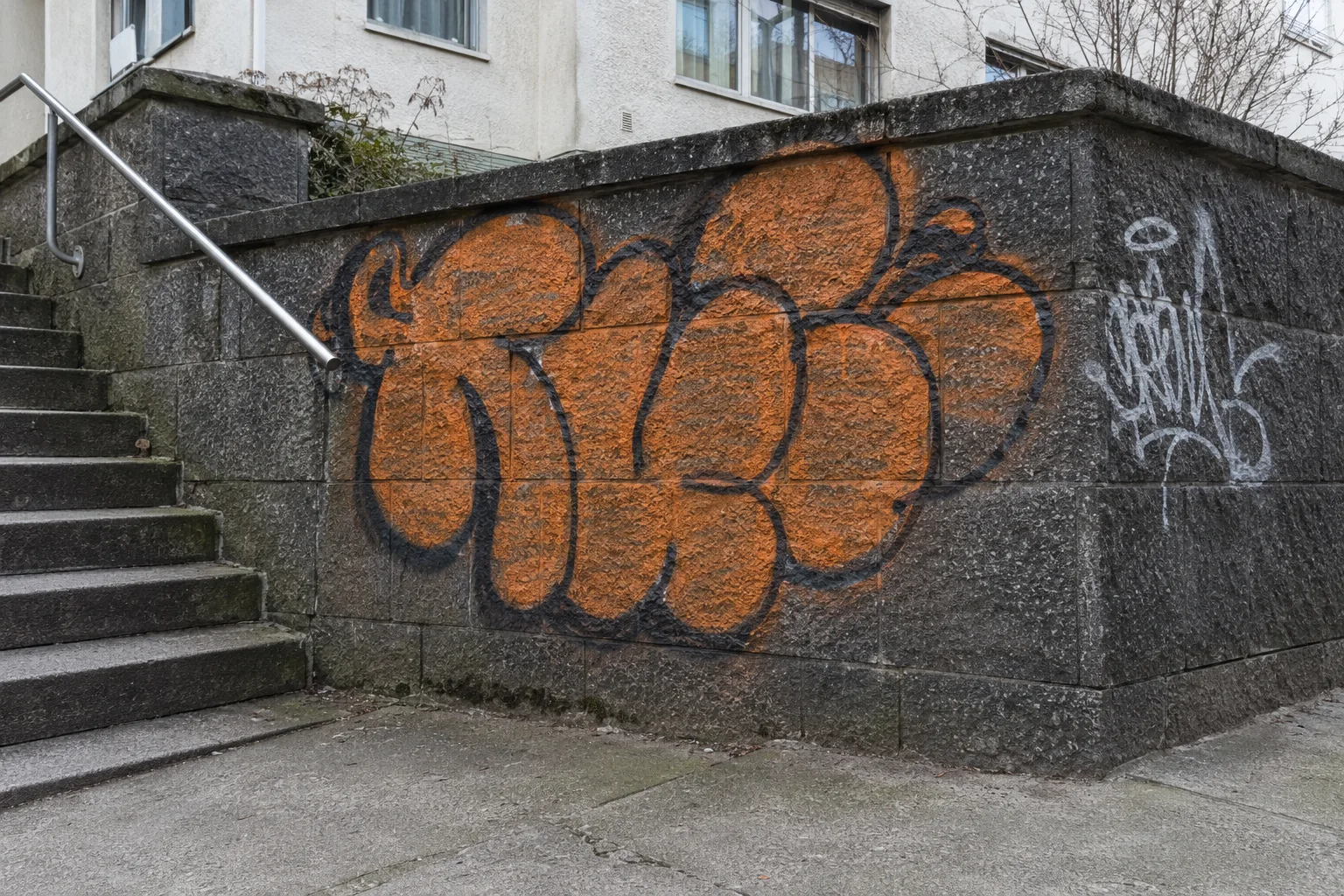 Tempelhof vor Graffitientfernung