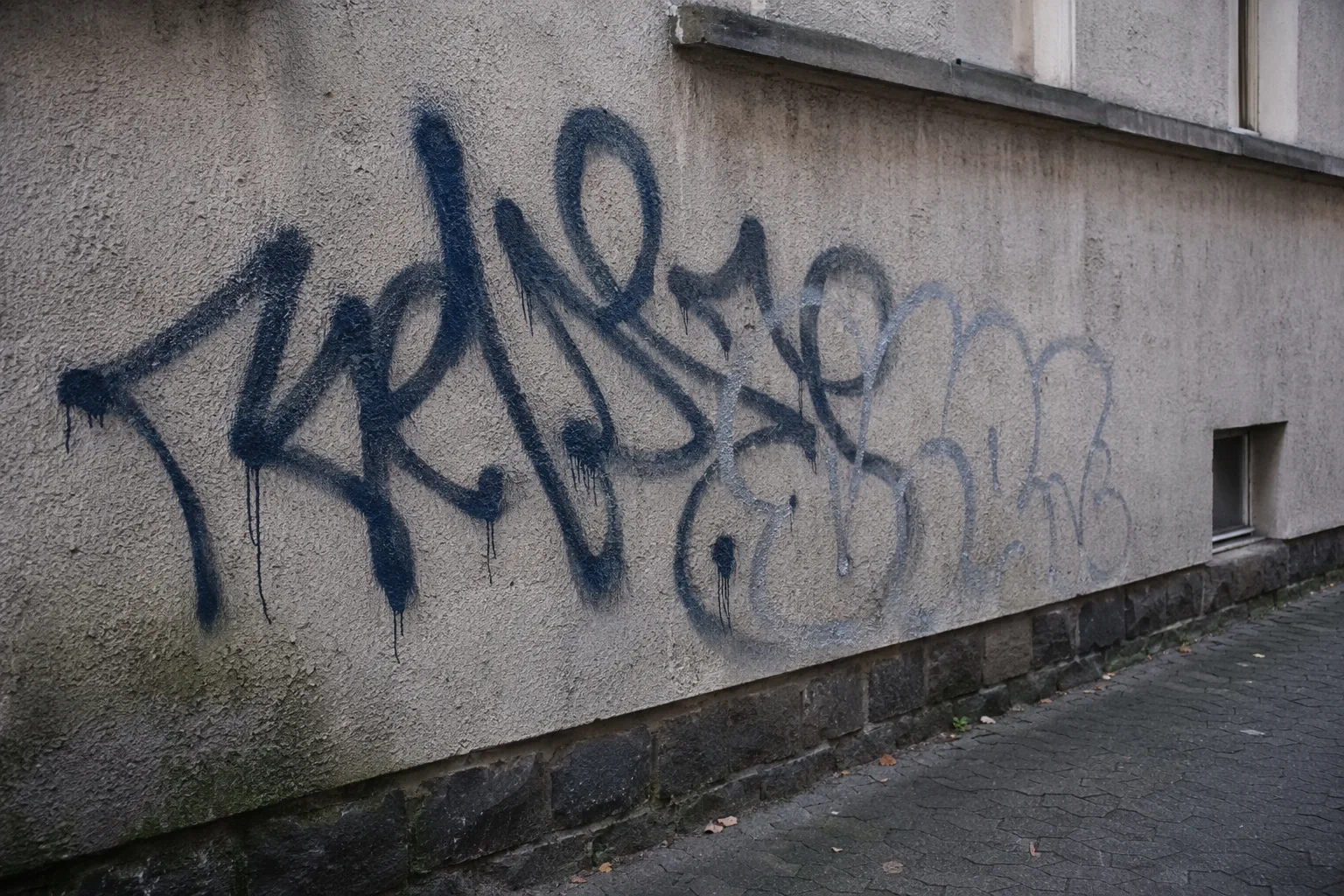 Mitte vor Graffitientfernung